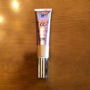 IT Cosmetics CC Illumination